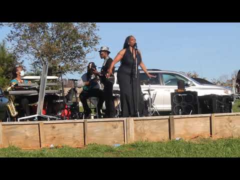 Aaron Mills of Cameo Live performance, Norlina NC, Nov 21 2020