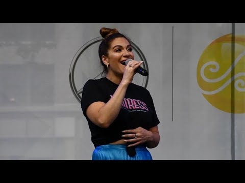 Shoshana Bean sings "She Used to Be Mine"