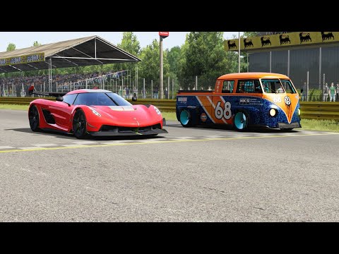 Koenigsegg Jesko vs Volkswagen T1 Transporter LM917K at Monza Full Course