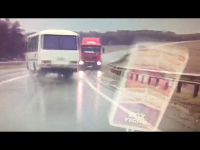 В Татарстане водитель автобуса спас от смертельного ДТП 25 человек