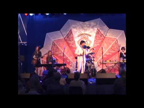 Van Dijck Band-Tennessee Waltz-Pasar Malam Besar 2004 Den Haag.wmv