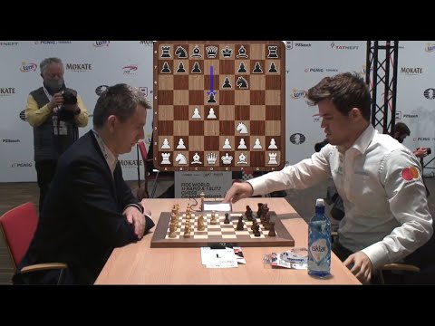 "Magnus Blunders a Piece" | Bartosz Socko vs Magnus Carlsen - World Blitz Chess Championship 2021
