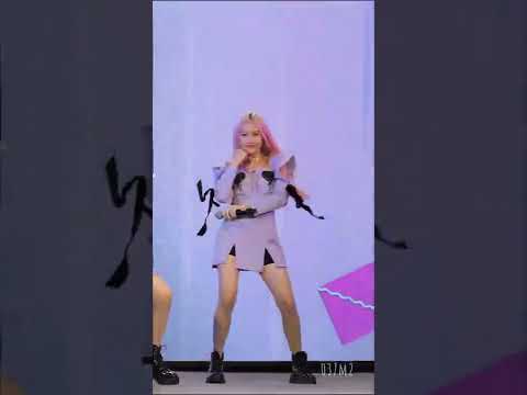 220206 PRETZELLE GRACE - READY OR NOT? @ Idol Exchange Before Valentine Day [Fancam 4K 60p]
