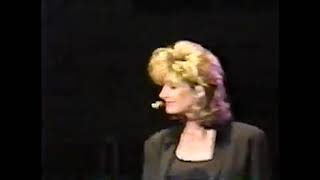 Reba McEntire - On My Own (1995 Fan Club Party)