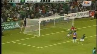 preview picture of video 'Golazos de Julio Martinez ::: Club Leon de Mexico ::: Octubre 2009'