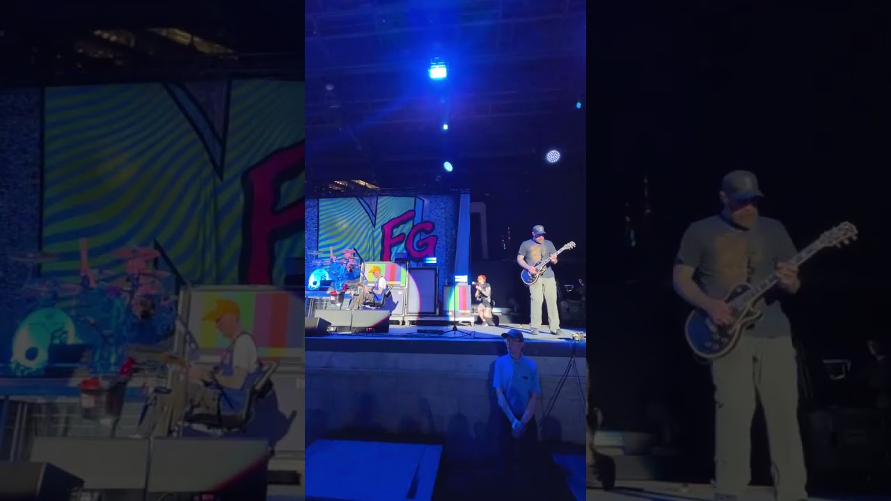 Chad Gilbert of New Found Glory Joins Band on Stage Amid Cancer Battle - YouTube