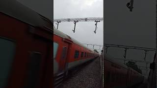 preview picture of video 'Rajdhani express at its full speed'
