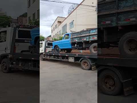 Ford F4000 com pintura nova chegando do chapeamento. Cruz Alta Rio Grande do Sul