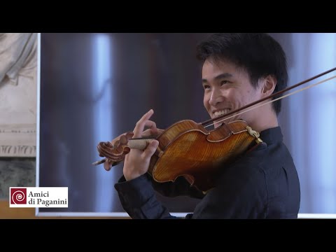 Kevin Zhu incontra il Cannone prima del concerto di questa sera a Palazzo Tursi.