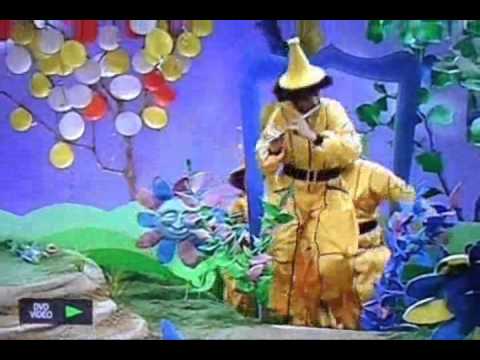 London In Wonderland (1951) Part 18 - "Painting the Roses Red"/Ludmilla, The Queen of Hearts