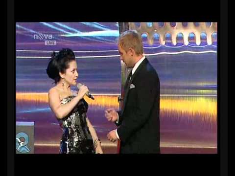Český slavík 2010 - Lucie Bílá: Multifunkční šaty a výsměch TV NOVA v přímém přenosu