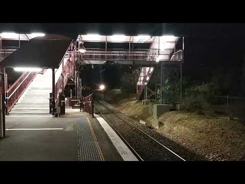 Rail Vlog 4: The 'Bathurst Bullet' train passing Blackheath.