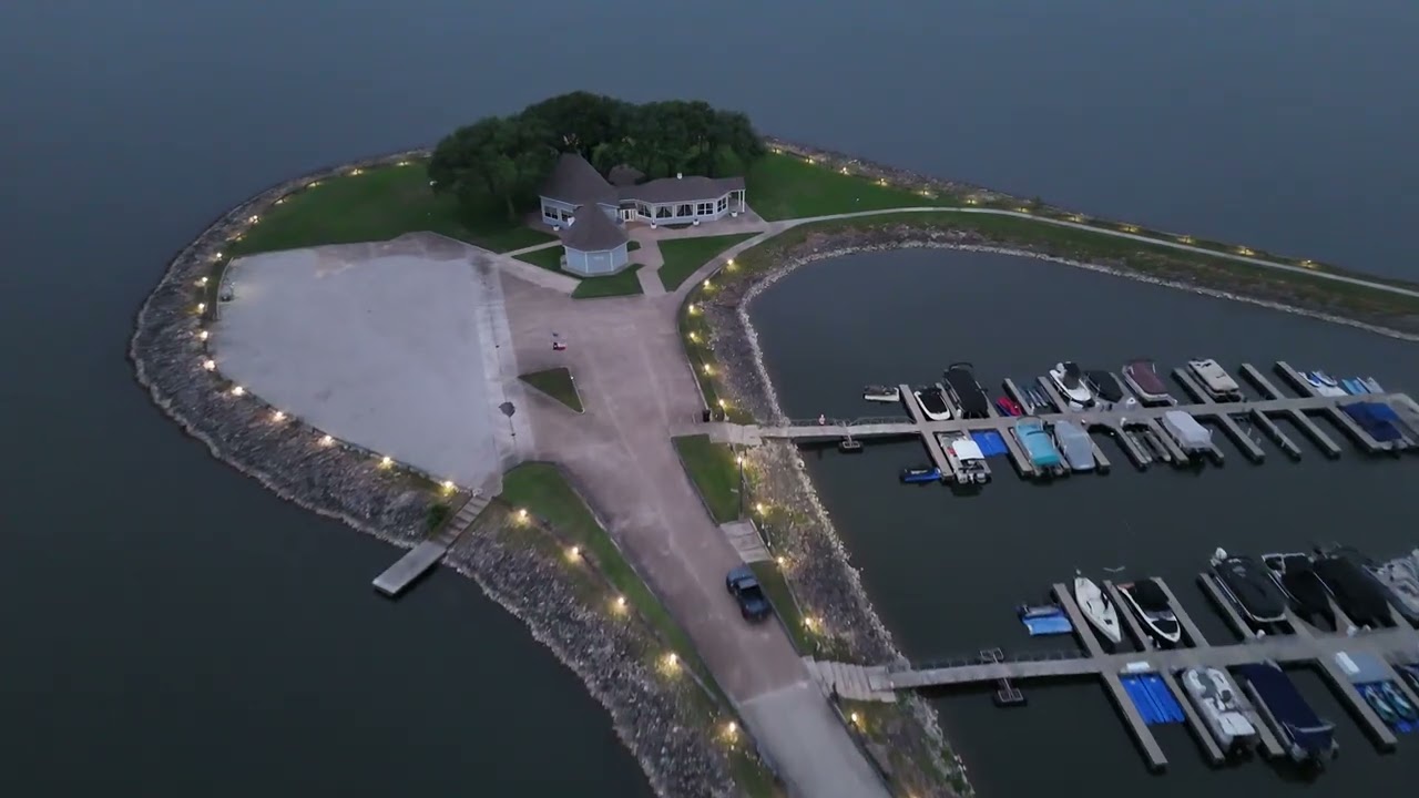 Rotating venue aerial
