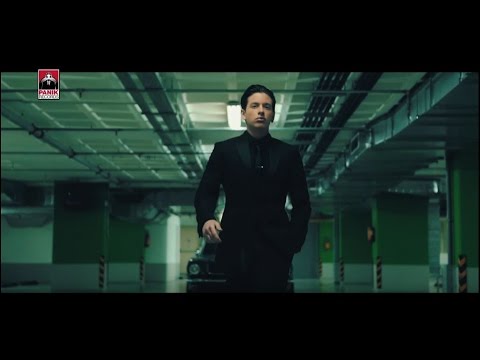 Βαγγέλης Κακουριώτης - Χρυσό Φιλί / Vangelis Kakouriotis - Xriso Fili | Official Music Video