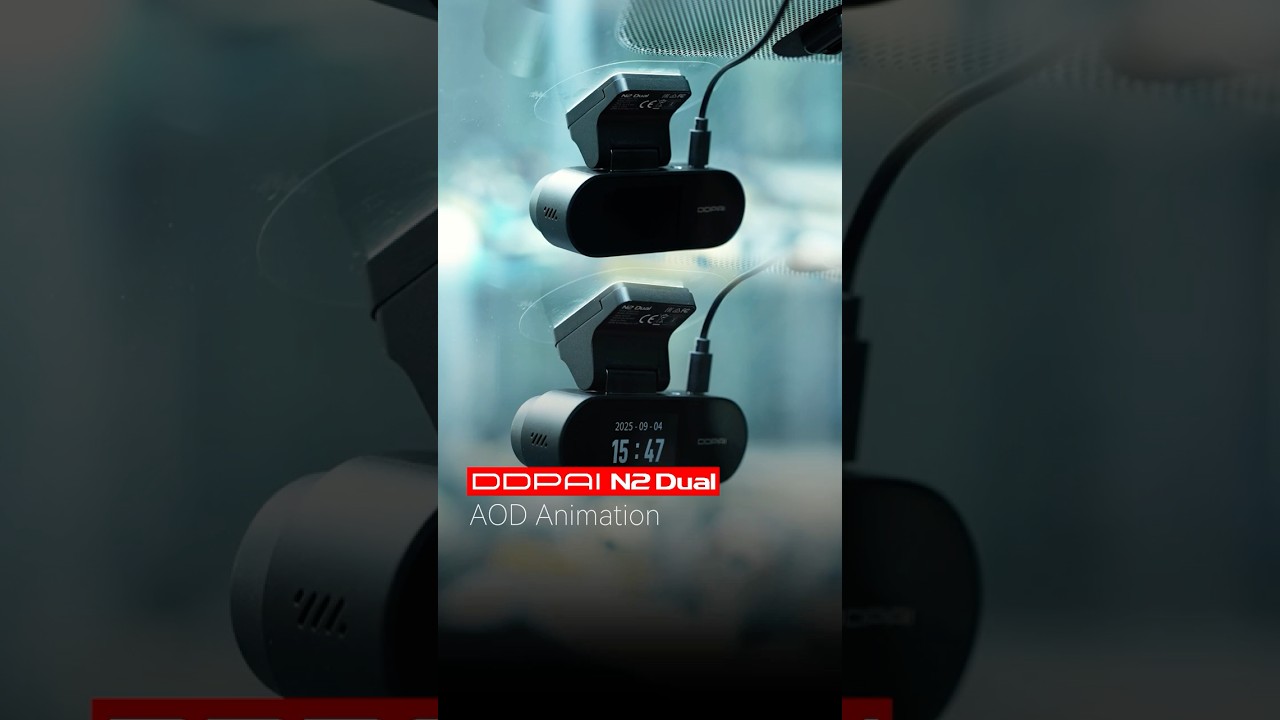 DDPAI N2 Dual: Choose between a handy clock display, or a completely black screen for a hidden look.