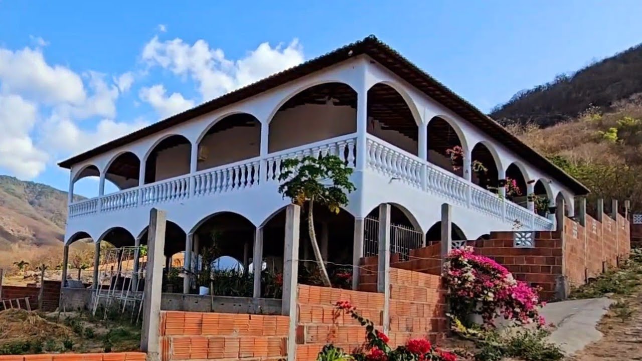 UM LINDO CASARÃO PARA VENDER VEJA 👀 QUE IMOVE LINDO BAIRRO PICOS MUNICÍPIO DE ITAPIPOCA CE,