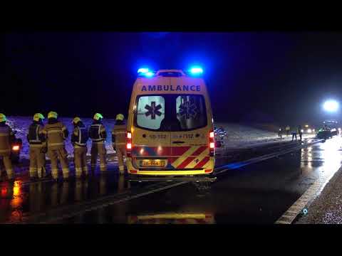 Vrouw overleden bij frontale botsing op Houtribdijk bij Enkhuizen * 16-01-2021