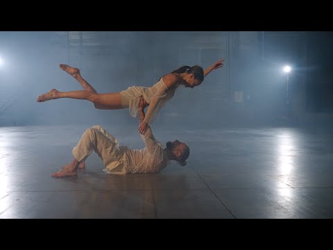 Typh Barrow - Close To Me (clip officiel)