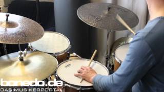 Video thumbnail for Meinl Byzance 24“  Big Apple Dark Ride Sound Demo by Bonedo Synthesizers