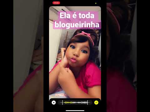 Ela é toda blogueirinha