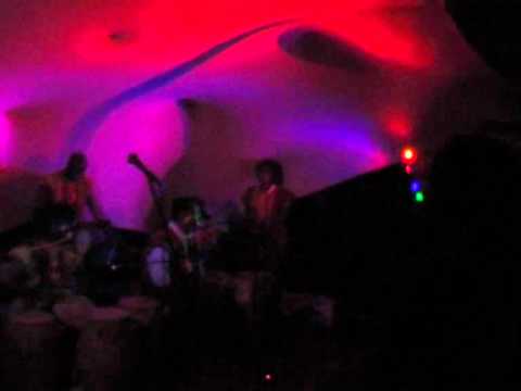 Kakatsitsi @ Tribal Earth