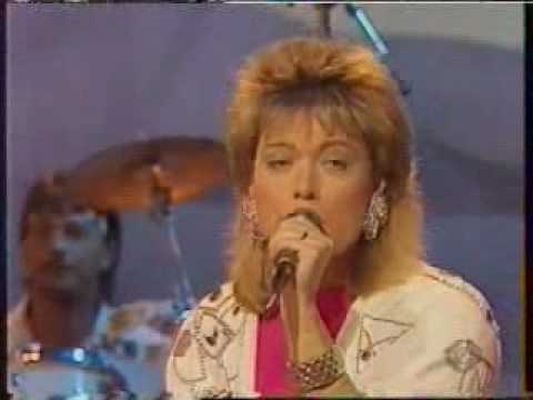 Daniela Mühleis - Ease on up the highway - TV SF1 Country Roads