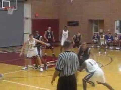 Nate passes to Sydnor for a layup