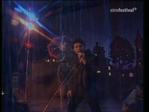 Shakin' Stevens - It's Raining on WWF Club