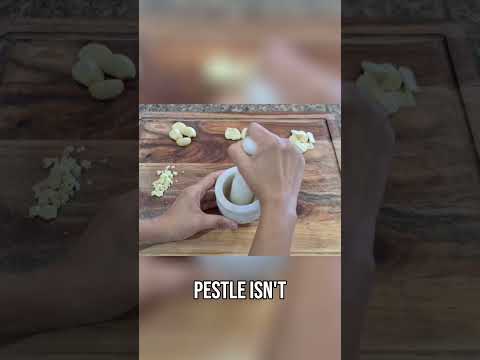 12 The Ultimate Guide to Mincing Garlic  Does the Method Matter #hacks #cooking #food