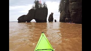 preview picture of video 'Hopewell Rocks at High Tide. Bay of Fundy'
