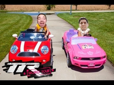 Siamo tornati bambini (Table Top Racing Ft. Mattia)