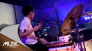 Download lagu Vierratale - Cinta Butuh Waktu (Live at Music Everywhere) * mp3 Download lagu Vierratale - Cinta Butuh Waktu (Live at Music Everywhere) * mp3