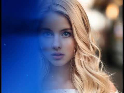 Modrý měsíc / Michal Tučný.