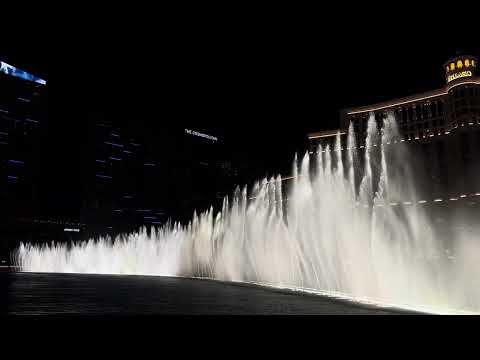 Fountains of Bellagio - “My Heart Will Go On” (Night) 4K