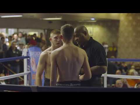 Wolverhampton MMA - Mikey getting the guillotine finish! (2019)