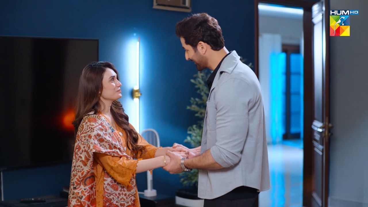 Itni Bari Khushkhabri Suna Di...Yakeen Nahi Aa Rha..!! #hinatariq - Aye Dil Aazma Nahin - HUM TV