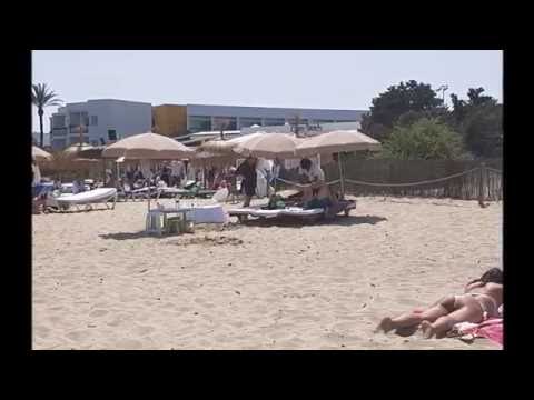 Shakira y Pique en la playa Ibiza