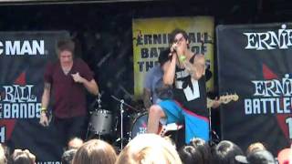 Warped Tour: At The Skylines - The Amazing Atom