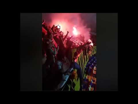 "Salida Furia Guerrera  Fernandez Vial vs Colon de Santa fe Noche Aurinegra 2018" Barra: Furia Guerrera • Club: Fernández Vial • País: Chile