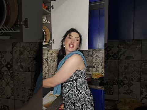 Що жінка робить на кухні 🤣 #гумор #ржакадосліз