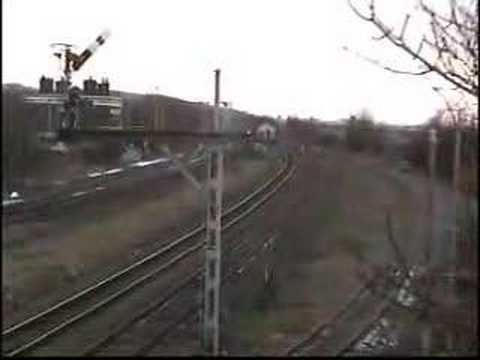 37229 + 37515 Valley-Crewe flasks. 06/02/2007
