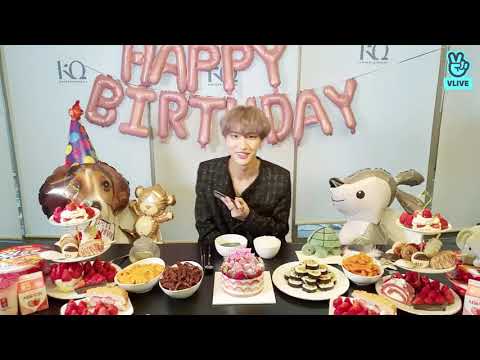 [ENG SUB] 🌸🍓 성화 생일 파티  Seonghwa's Birthday Party!! 🌺🍓 | ATEEZ VLIVE
