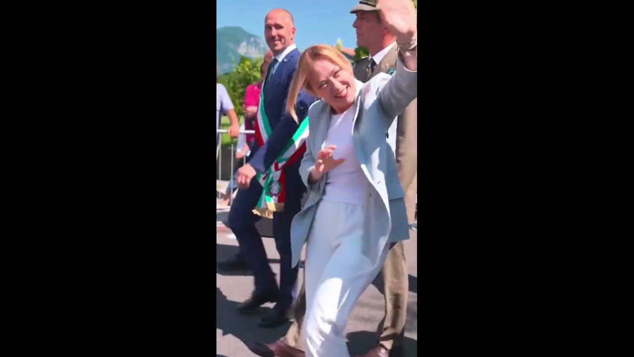 LA PREMIER GIORGIA MELONI SFILA AL RADUNO DEGLI ALPINI A GEMONA DEL FRIULI