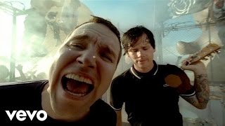 blink‐182 - Feeling This video