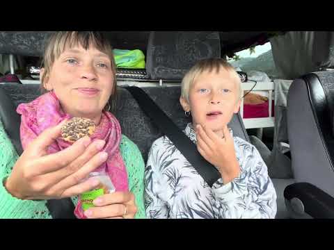 @MeSeikkailijat -tiimin Benskun ja Marja Slovenialaisten keksien maistelu video 🫶