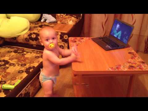 Юный поклонник УСПЕШНОЙ ГРУППЫ (Прокачай тусу дома)