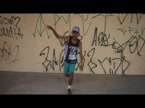 OS Cretinos e MC WM - Estremece Quando Ela Desce (keven robert)