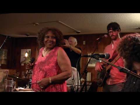 The Spencer Evans Trio feat. Ila Vann - Going Down Slow