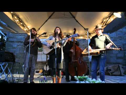 Lindsay Lou and The Flatbellys - Hey Little Birdie