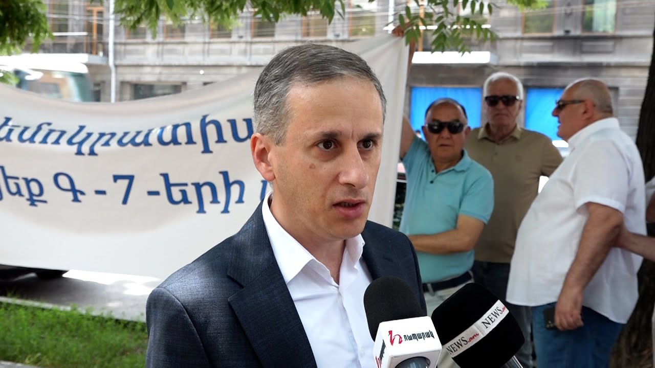 Տեսա՞ք՝ ոնց կինը ապտակեց, Մակրոնն անգամ իր կնոջից չի կարողանում պաշտպանվել, ուր մնաց Հայաստանը պաշտպանի